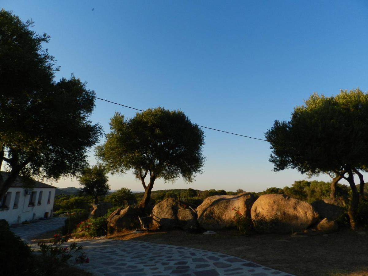 B&B Su Donnigheddu Rudalza Bagian luar foto