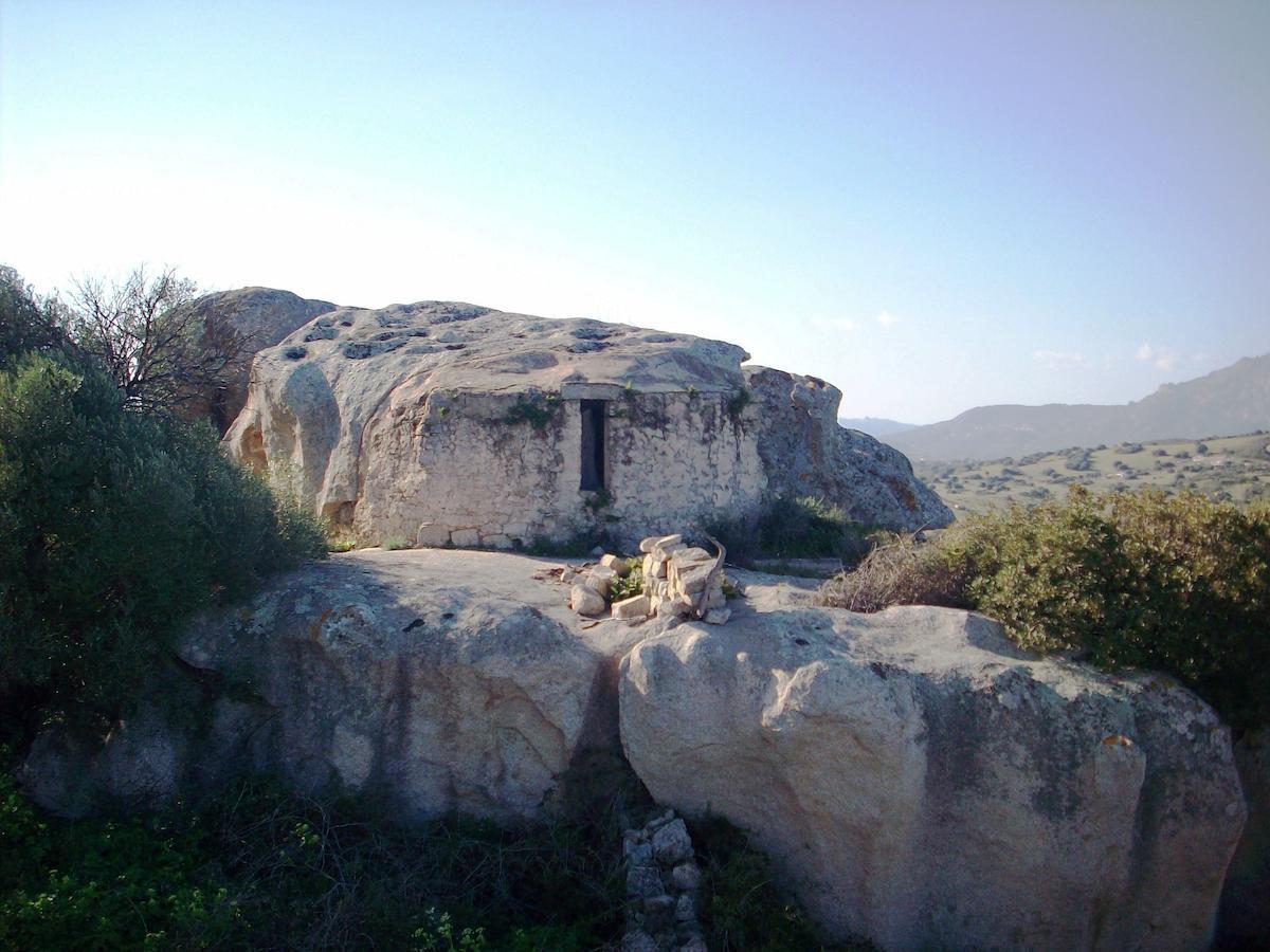 B&B Su Donnigheddu Rudalza Bagian luar foto