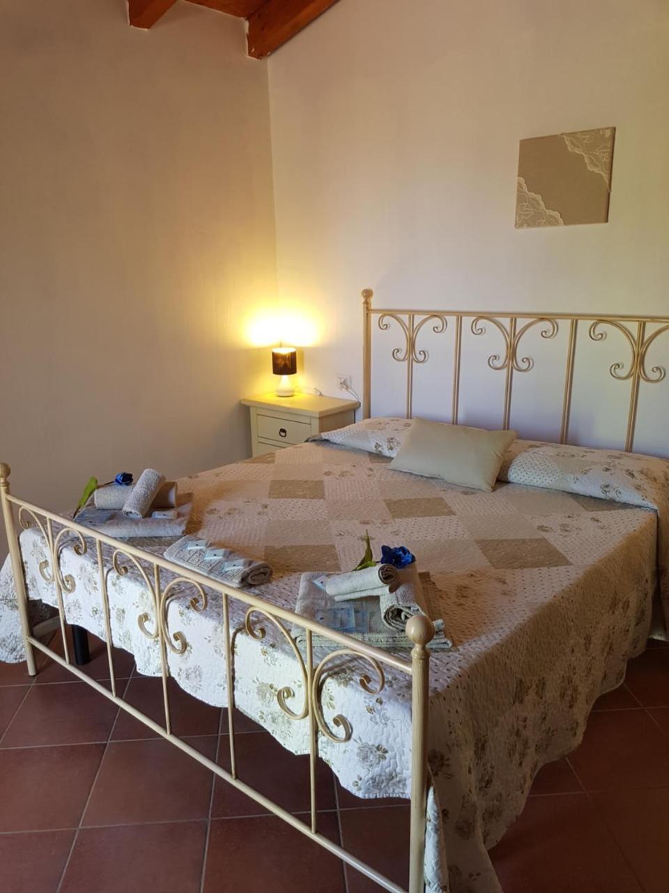 B&B Su Donnigheddu Rudalza Bagian luar foto